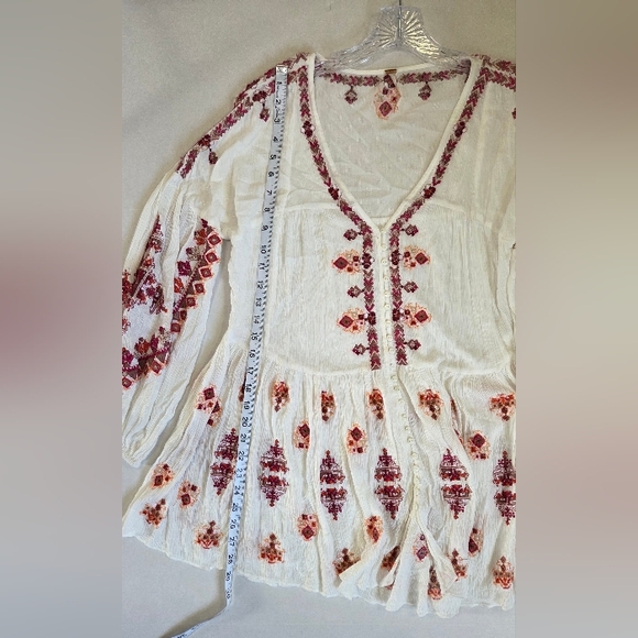 Free People Women's Embroidered Tunic Size XS Ivory/Burgundy Peasant Button - Picture 3 of 8